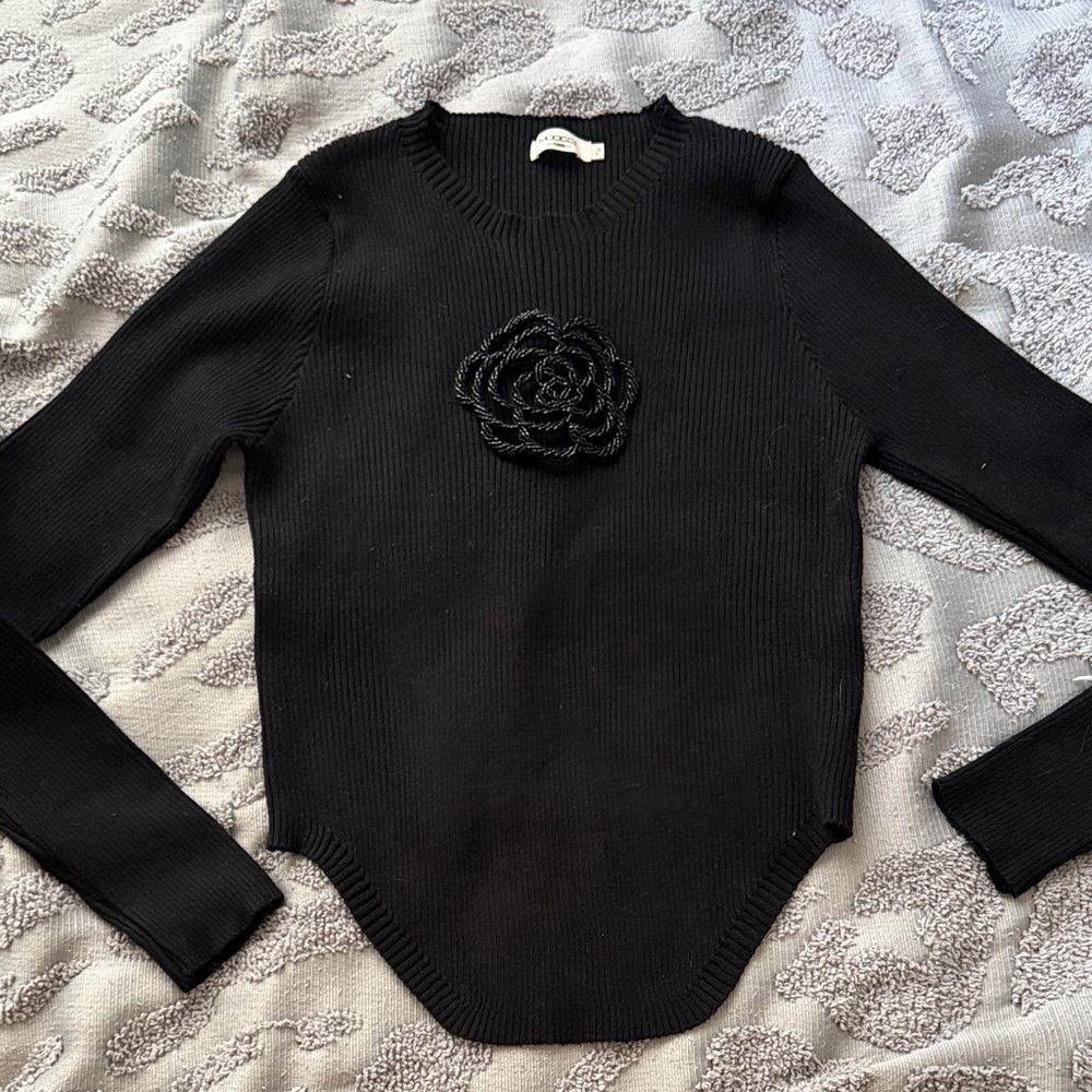 Black Floral-Appliqué Knit Sweater - Women